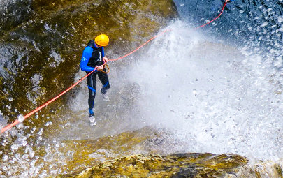 Canyoning Allgäu Reutte Tirol abseilen Wasserfall Schlucht