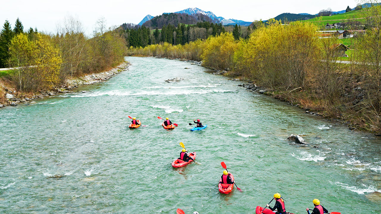 Wildwassertour mit MAP -Erlebnis und dem Grünten im Hintergrund